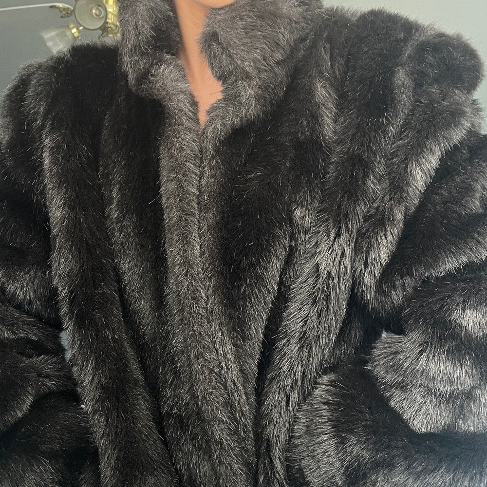 Luxurious Faux Fur Coat in Black